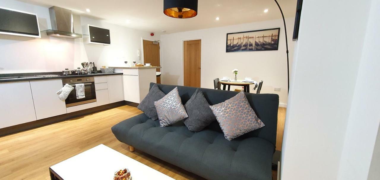 Northampton 2 Bedroom Town Centre Apartment Close To University, Hospitals, Brackmills 외부 사진