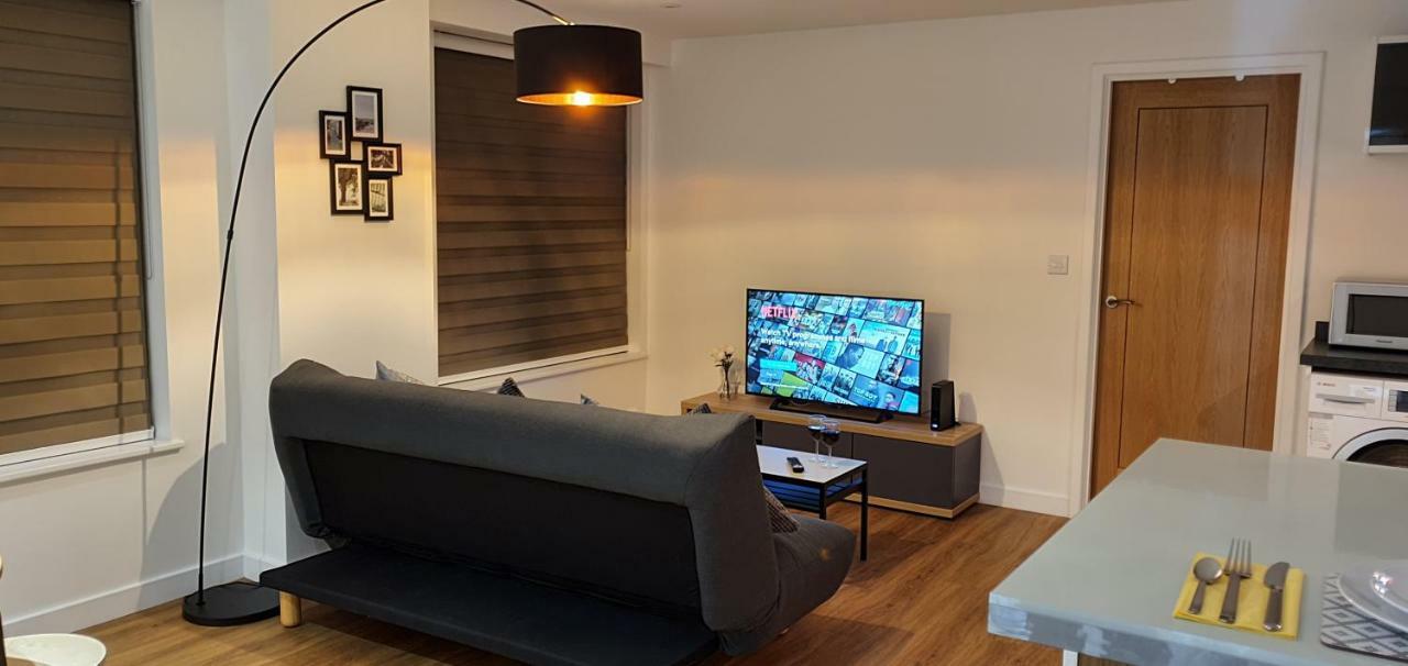 Northampton 2 Bedroom Town Centre Apartment Close To University, Hospitals, Brackmills 외부 사진