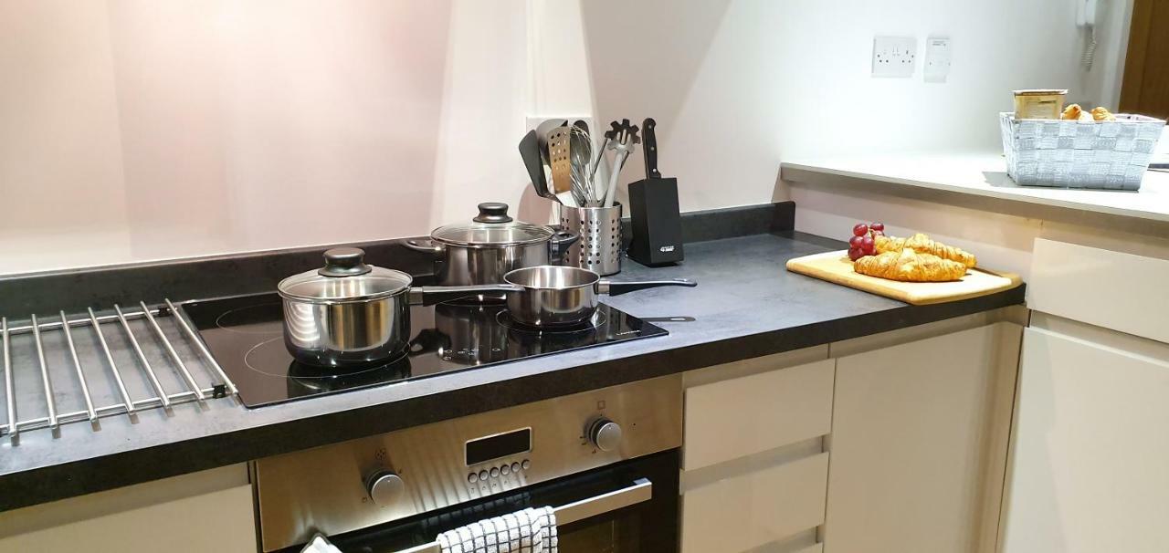 Northampton 2 Bedroom Town Centre Apartment Close To University, Hospitals, Brackmills 외부 사진