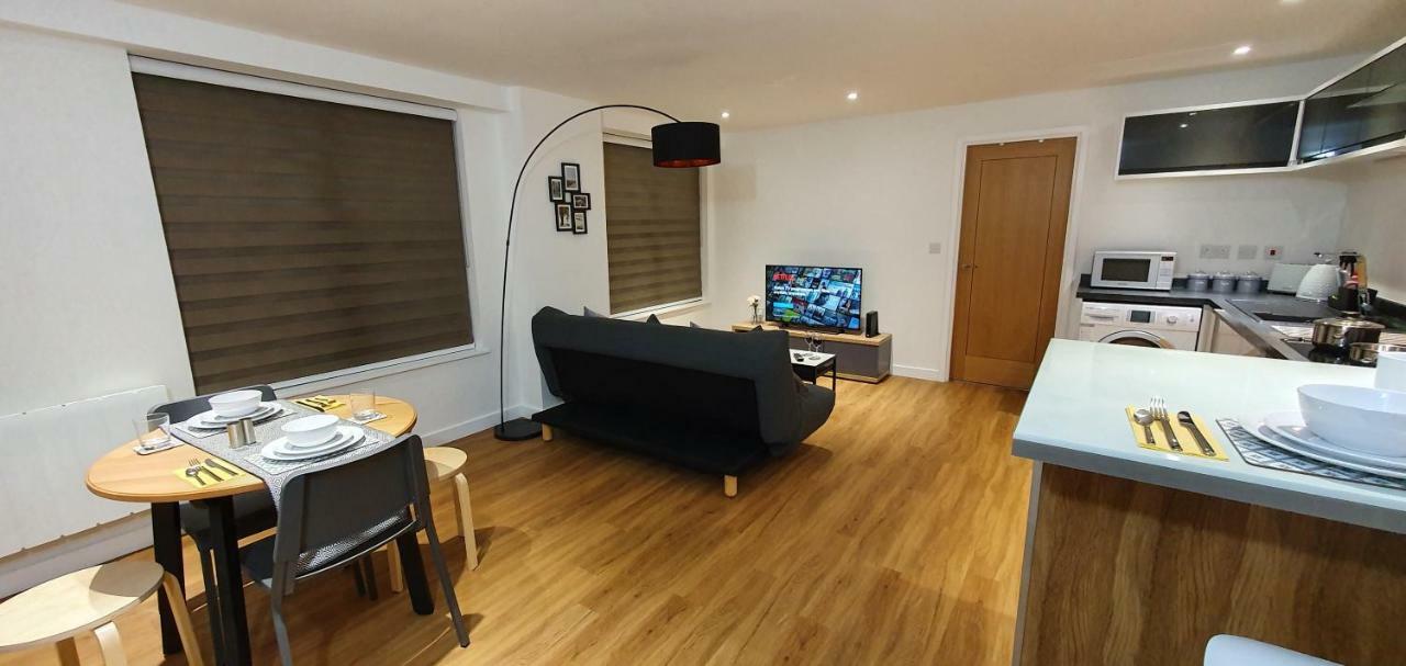 Northampton 2 Bedroom Town Centre Apartment Close To University, Hospitals, Brackmills 외부 사진